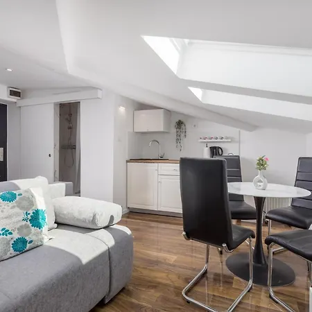 Apartment Apartman Tena